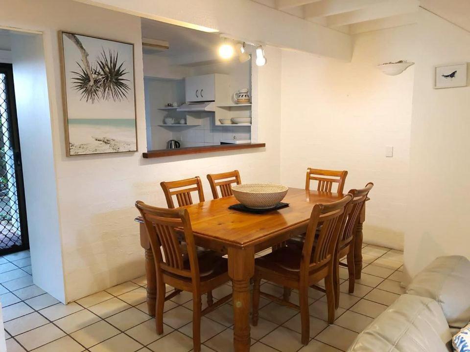 Le Court Villas Noosa Heads Exterior foto